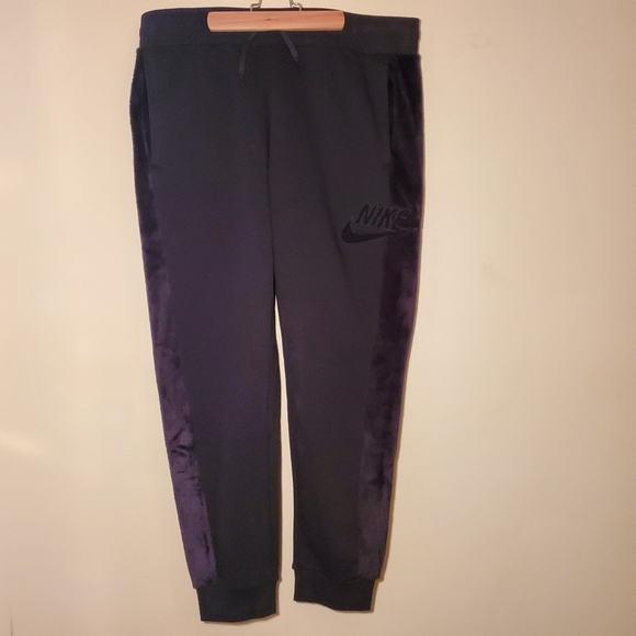 nike standard fit tapered leg regular length